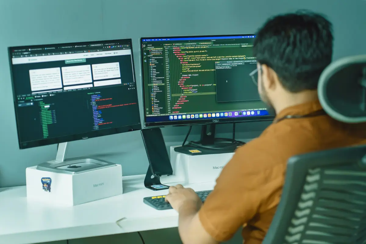 Software a la medida, con los estándares de la industria.